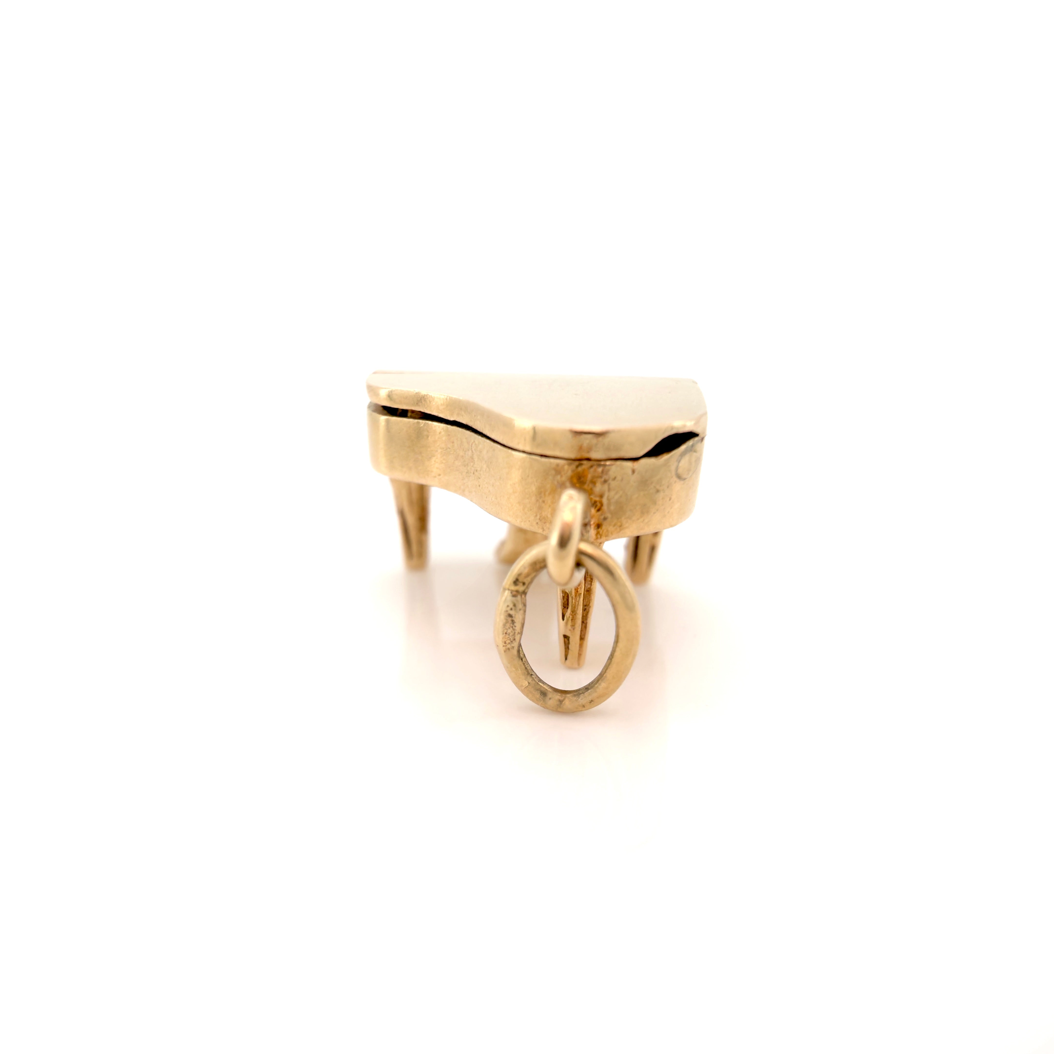 Vintage 1950s 14K Articulating Piano Forte Charm