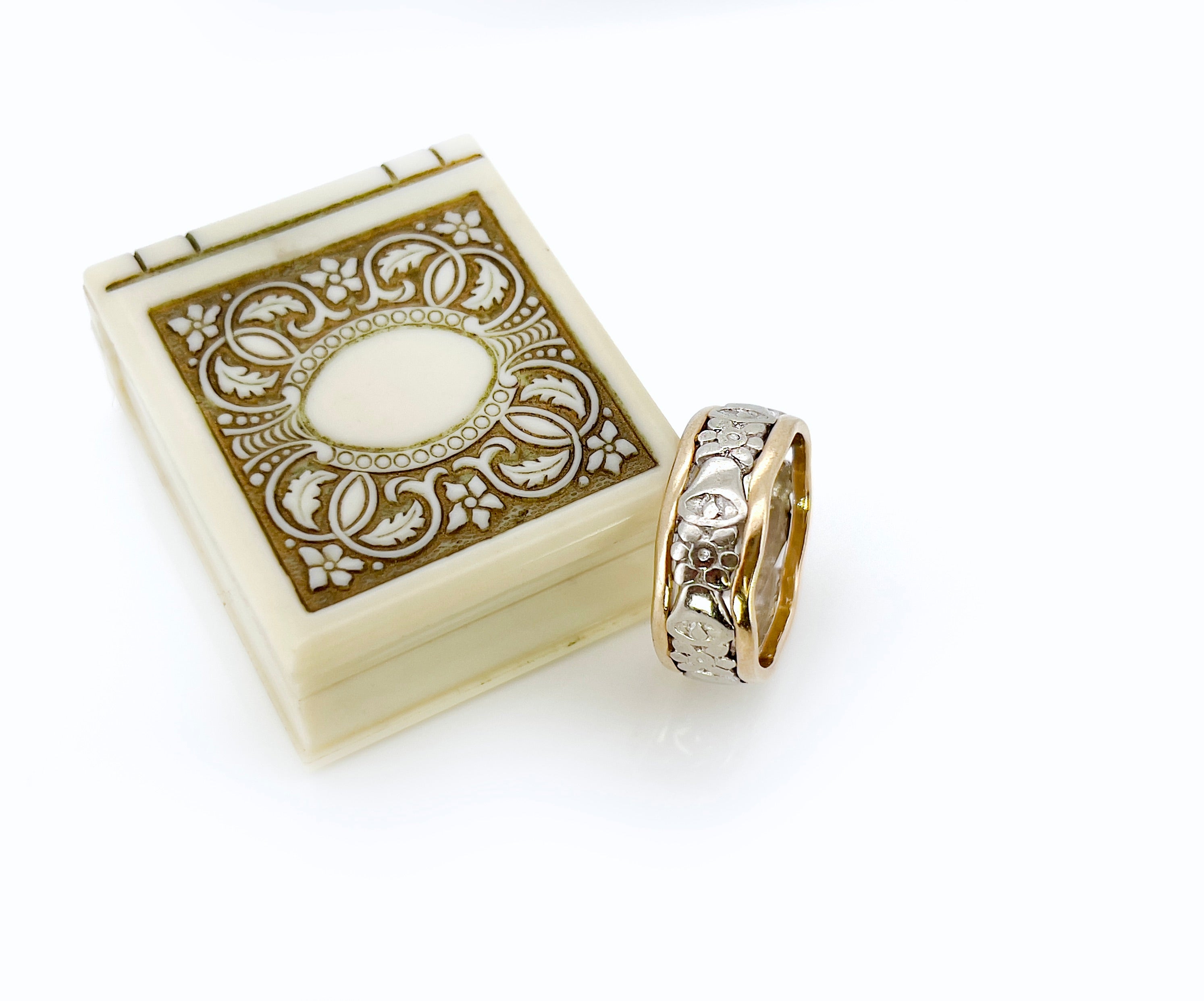 Bristol Wedding Bells Vintage/ Retro Ring, Size 6