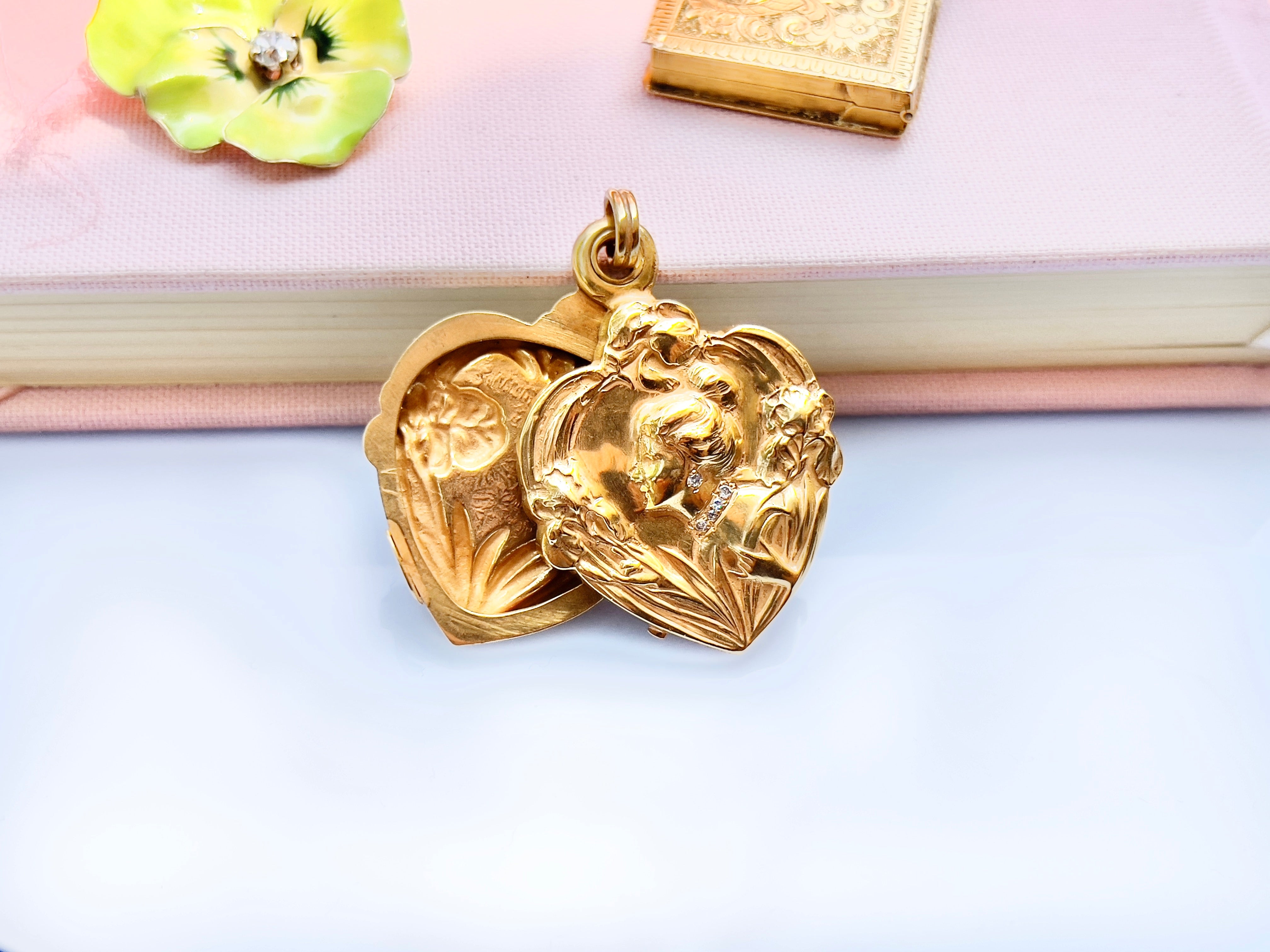 Art Nouveau Heart Locket, Elda y Roberto, Antique, 14K