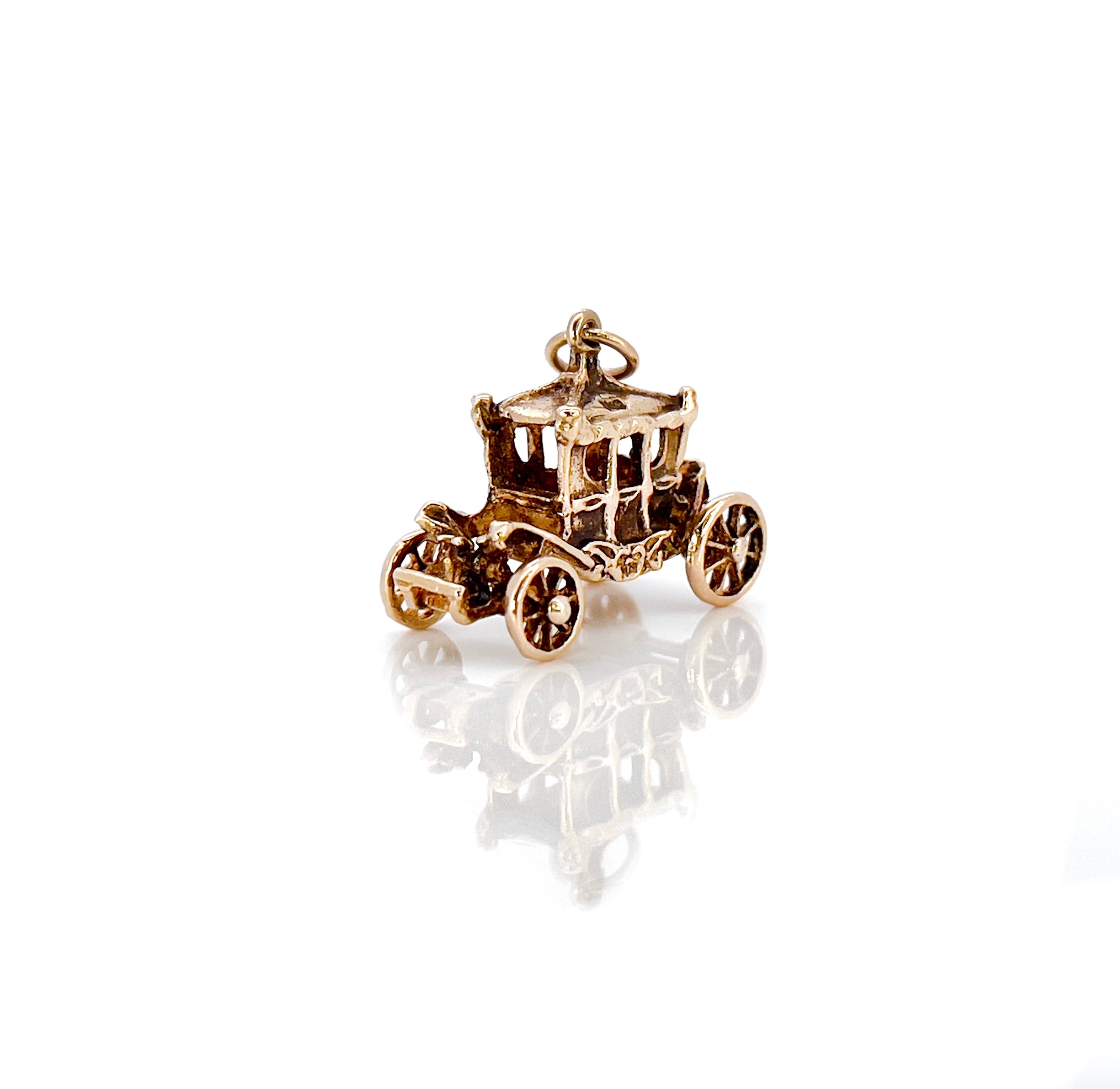 Vintage Cinderella Carriage Gold Charm, London 1962, 9KT