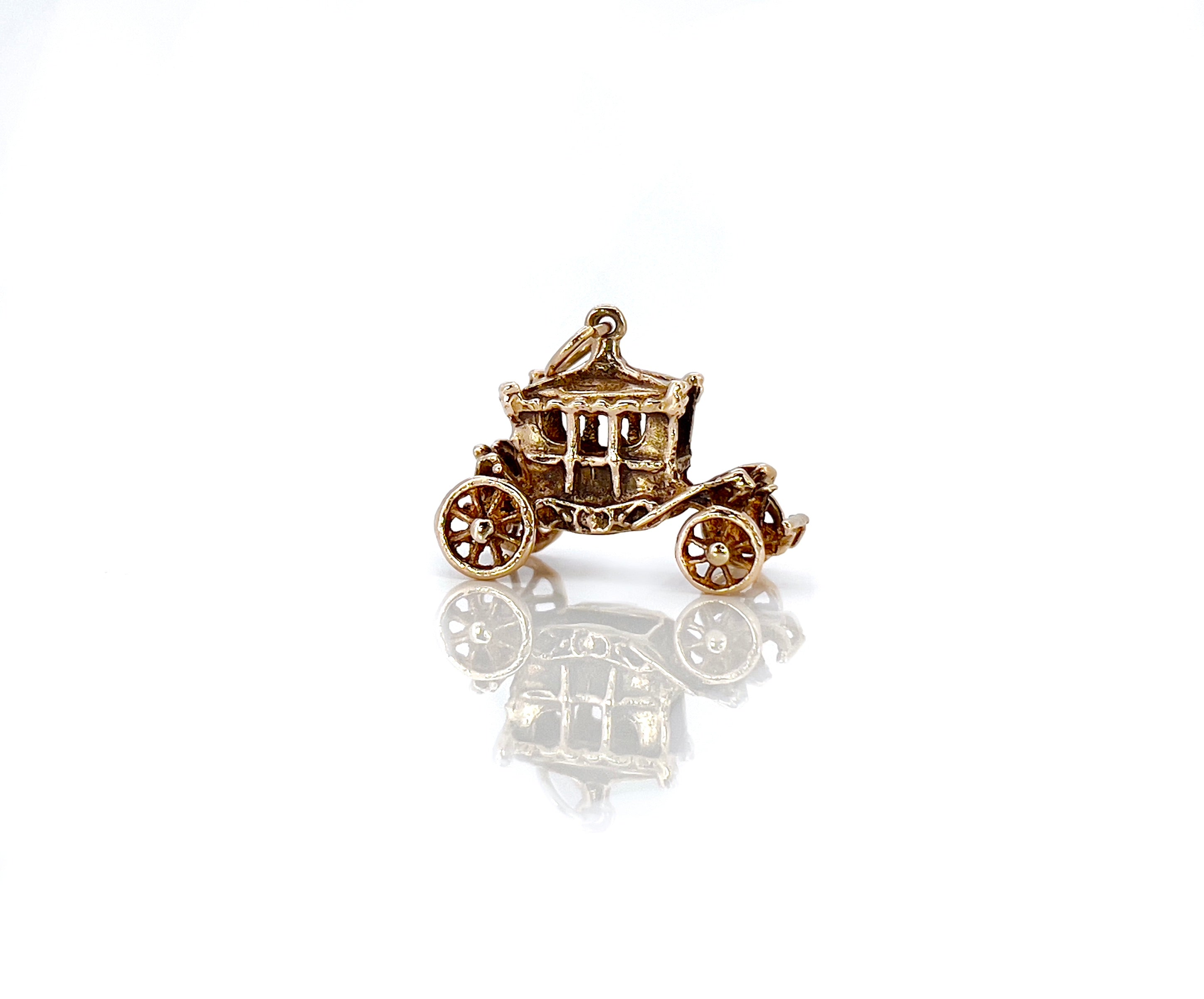 Vintage Cinderella Carriage Gold Charm, London 1962, 9KT