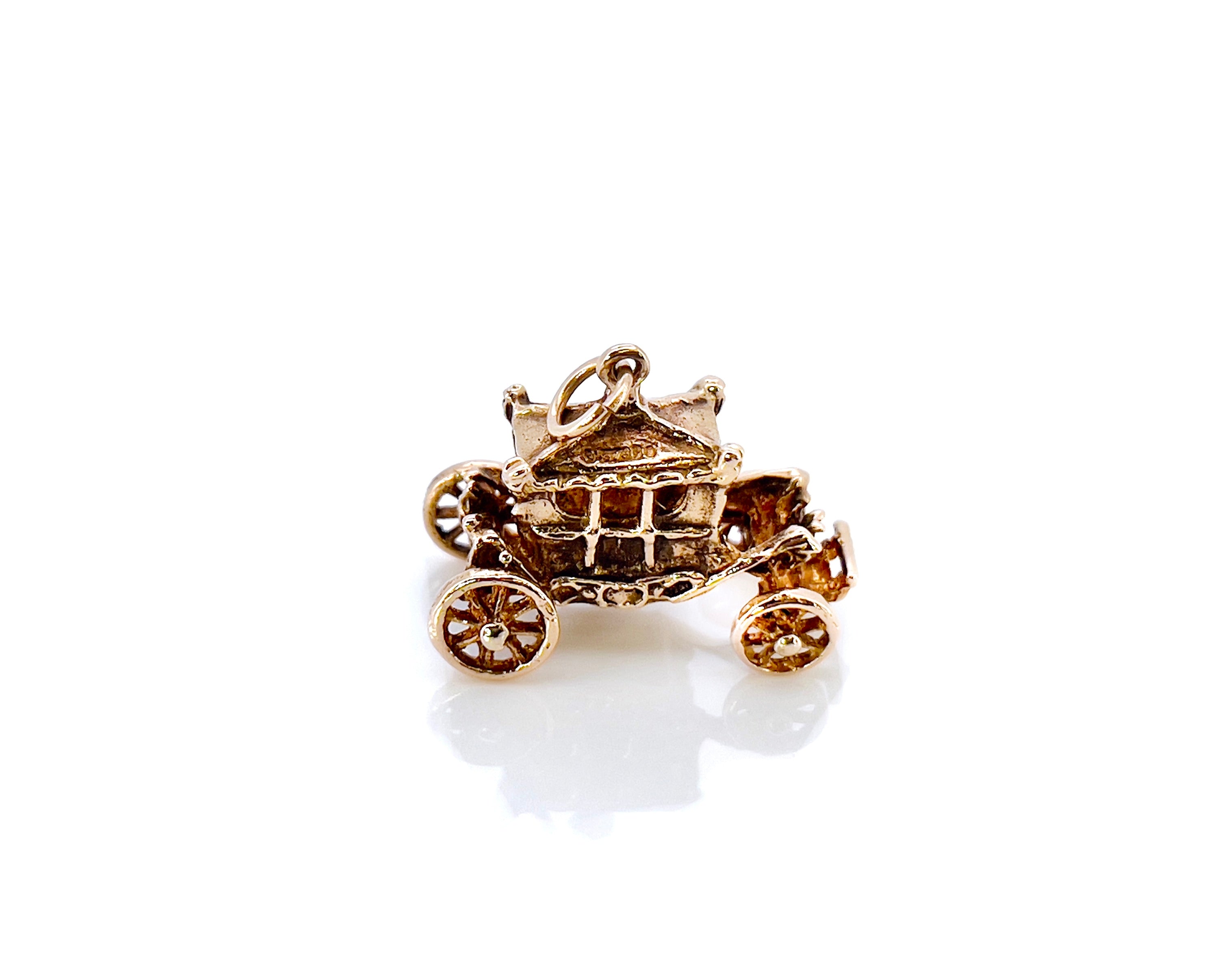 Vintage Cinderella Carriage Gold Charm, London 1962, 9KT