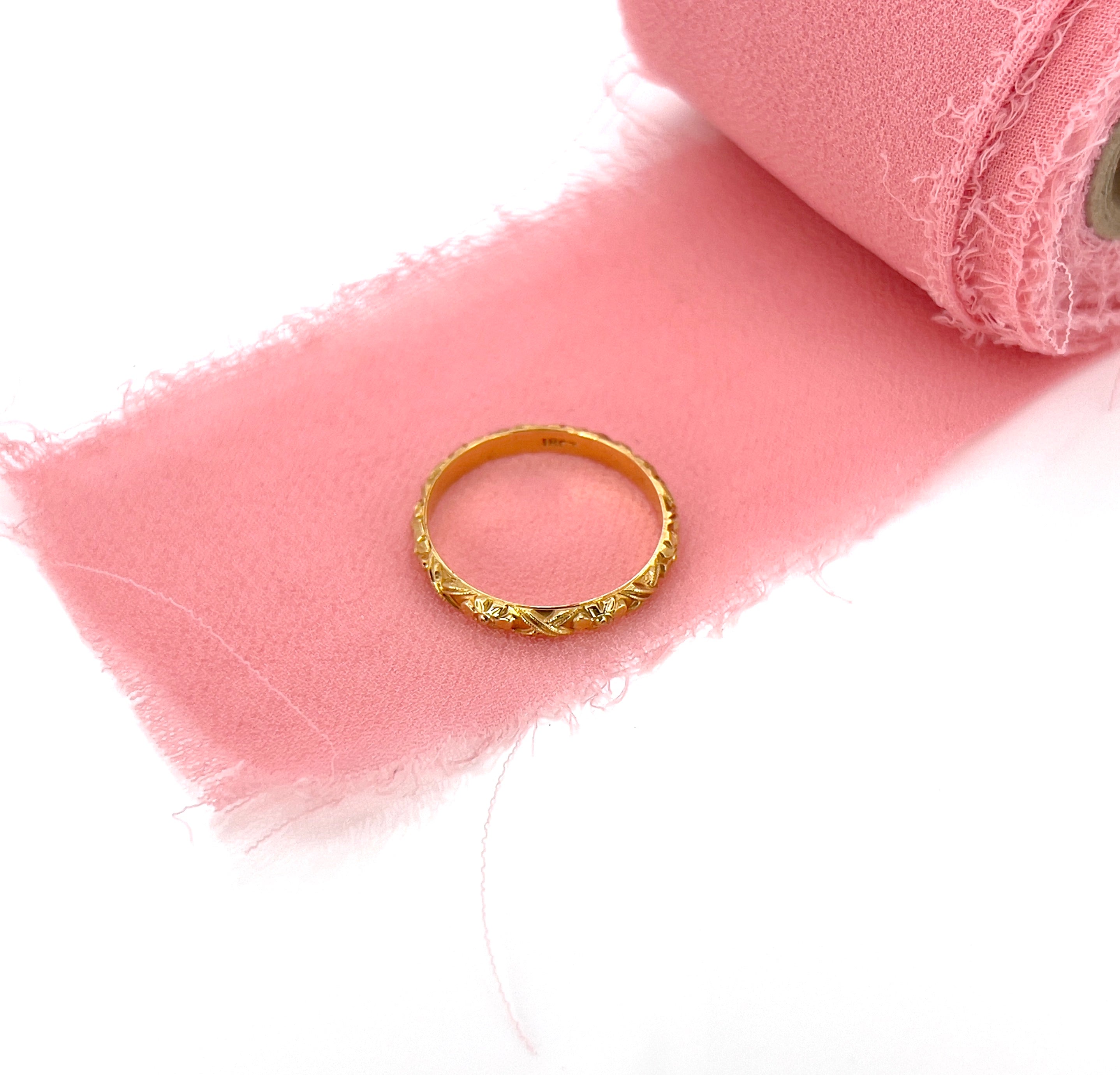 Vintage Flower Wedding Band, 18K, Size 5