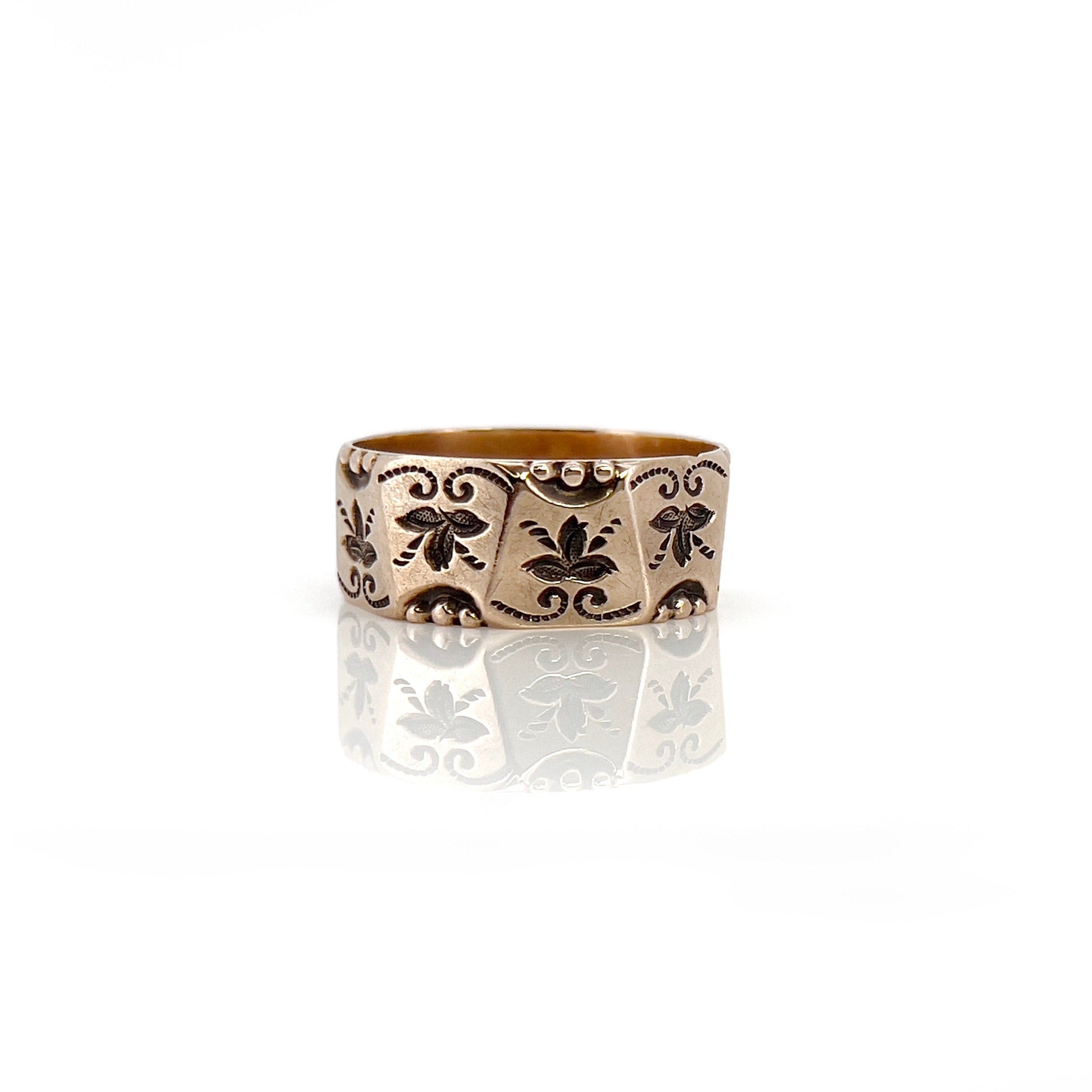 Victorian Ivy Leaf Motif Ring, Wedding Band, AM, Size 8