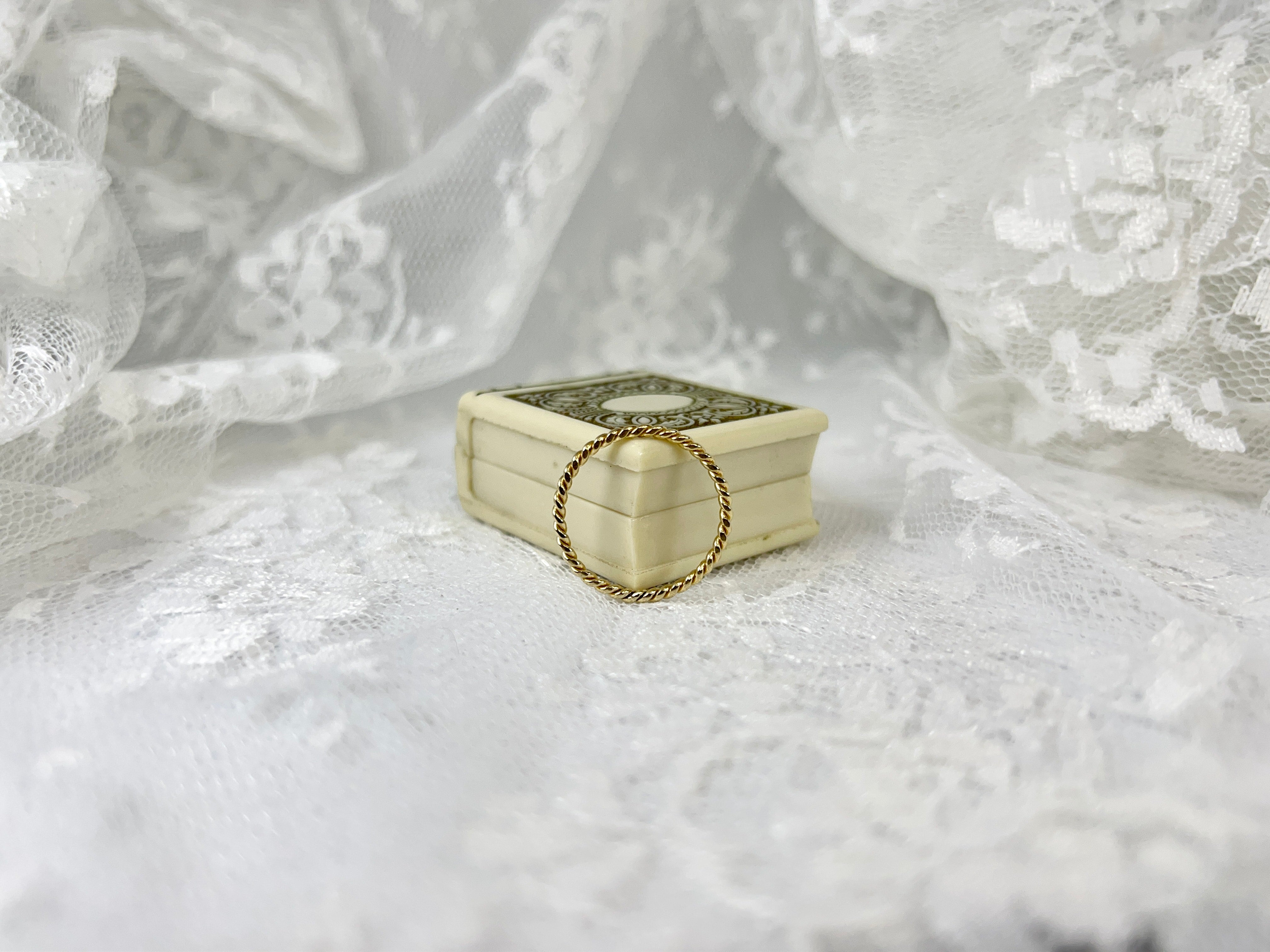 14K Skinny Rope Band, Size 6.75