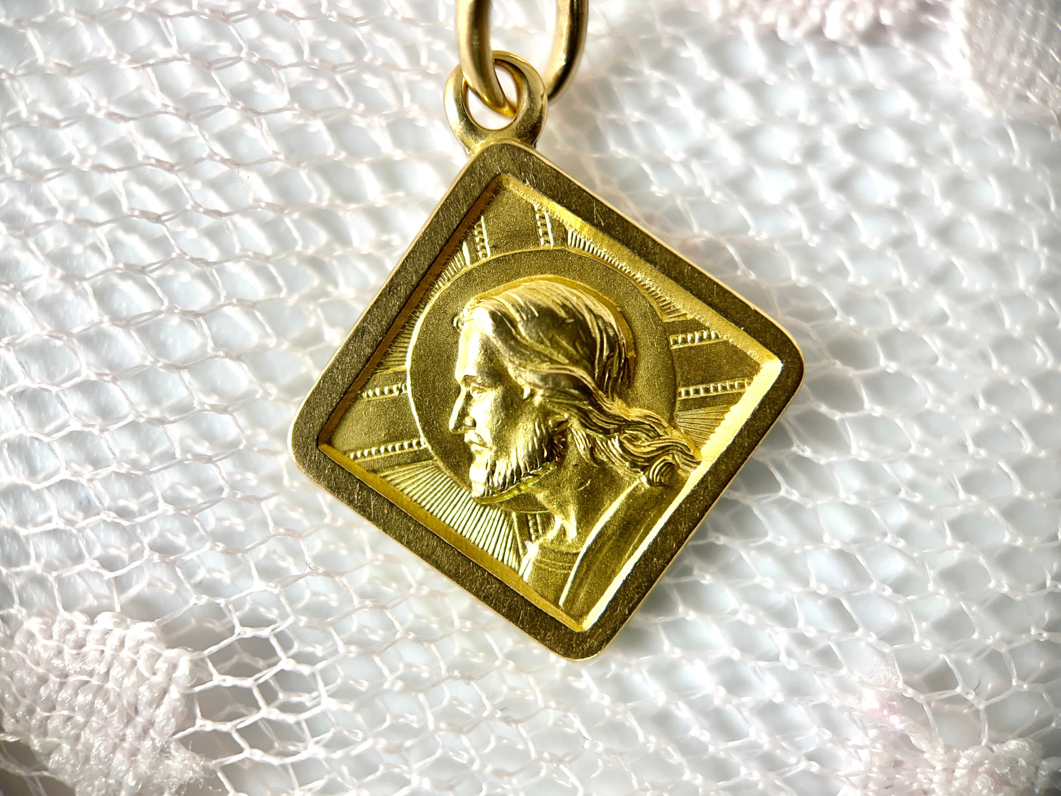 Vintage Jesus Pendant, Dio Ti Protegga, 18K