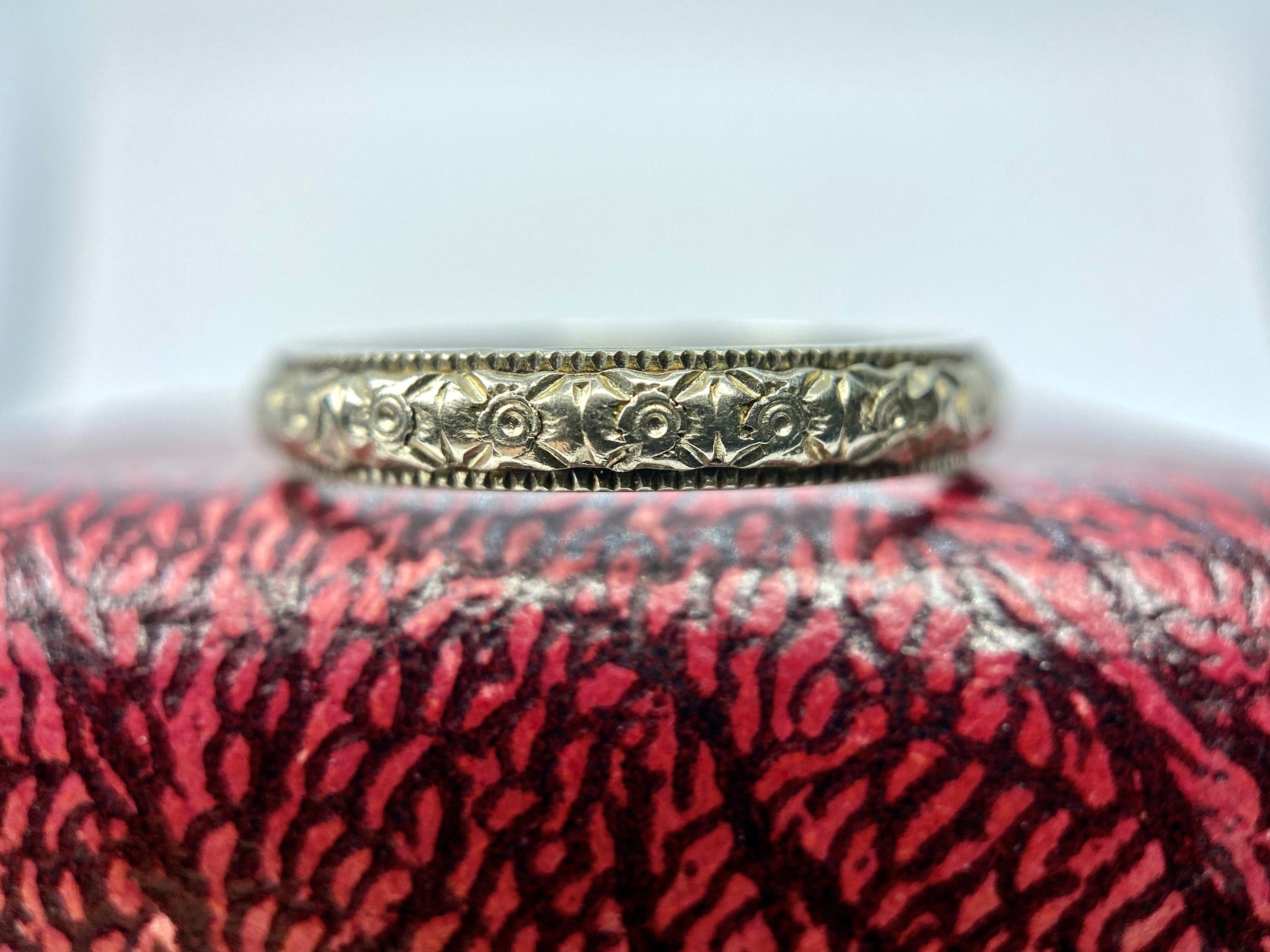 Vintage 18K White Gold Wedding Band, Size 7.75