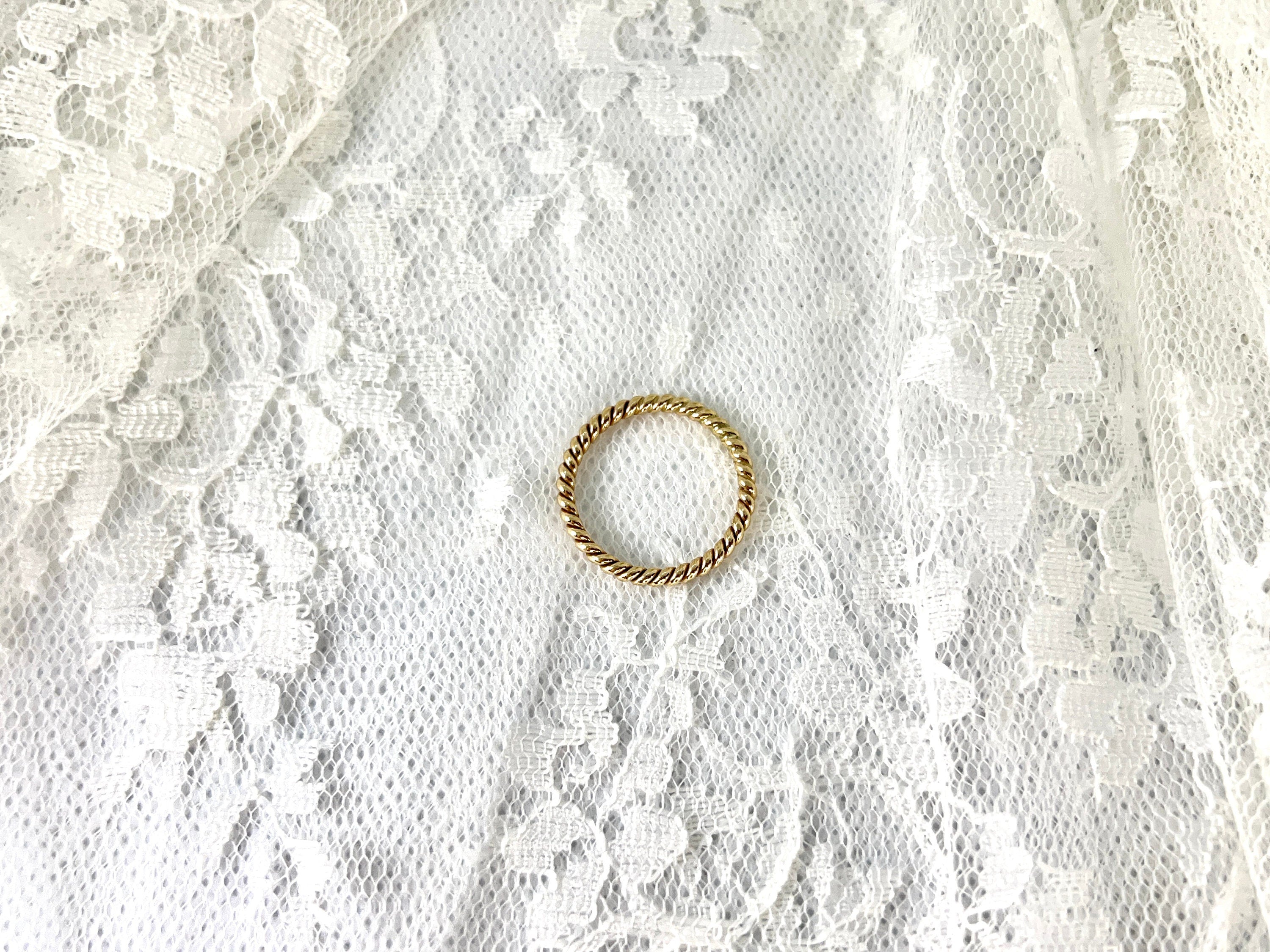 14K Twisted Band, Size 7.75