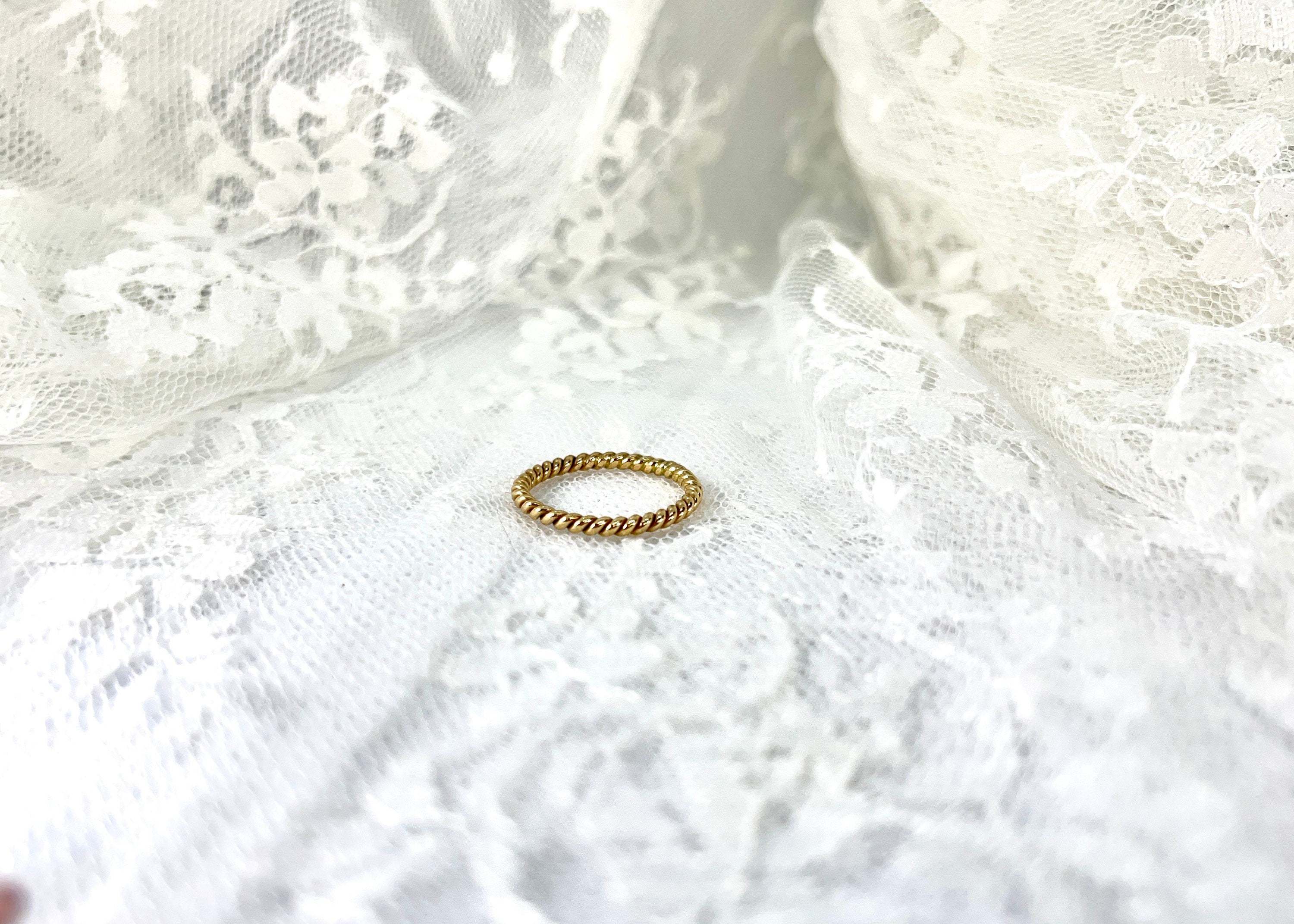 14K Twisted Band, Size 7.75