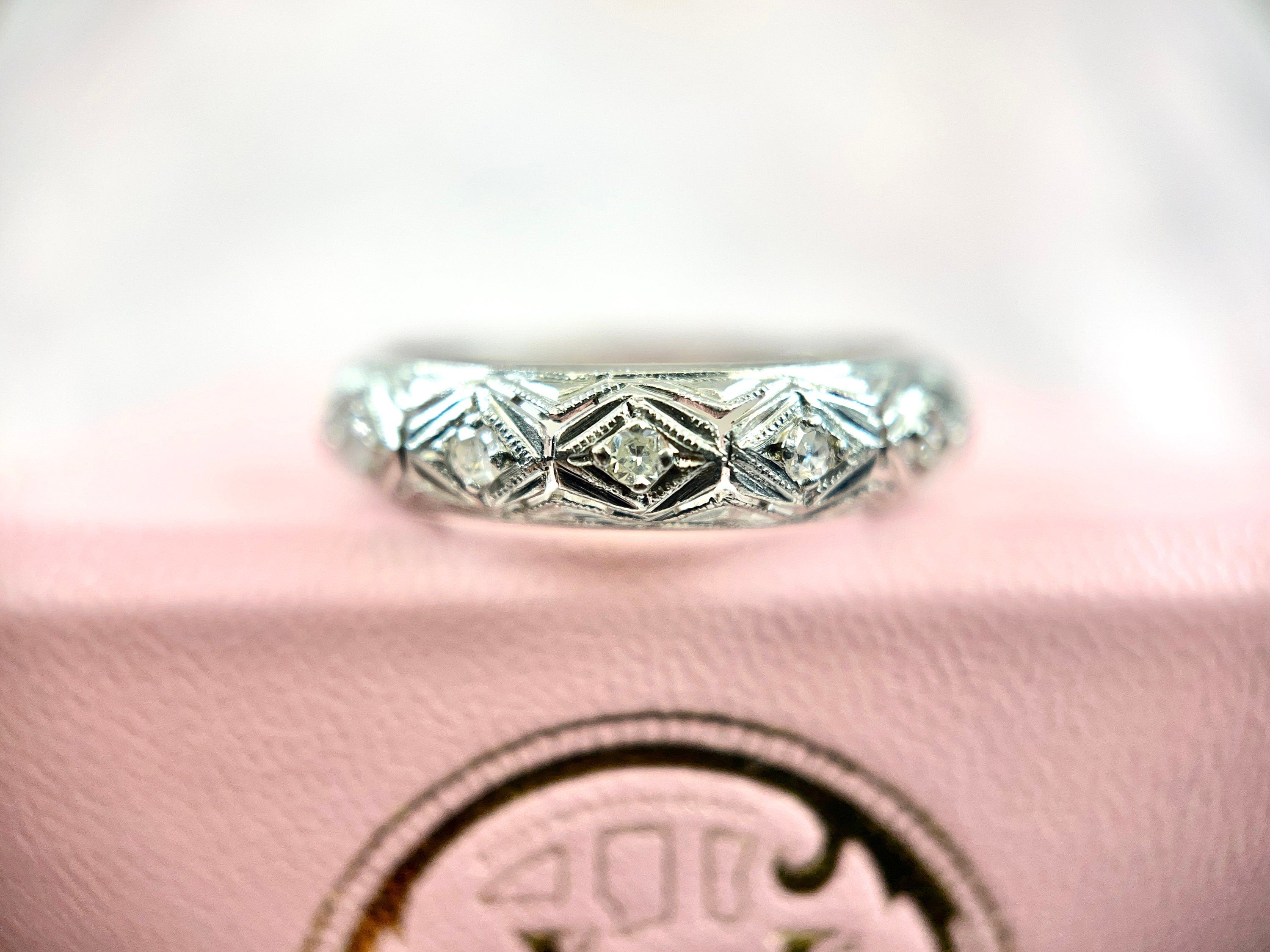 Platinum Single Cut Band, Size 7.5