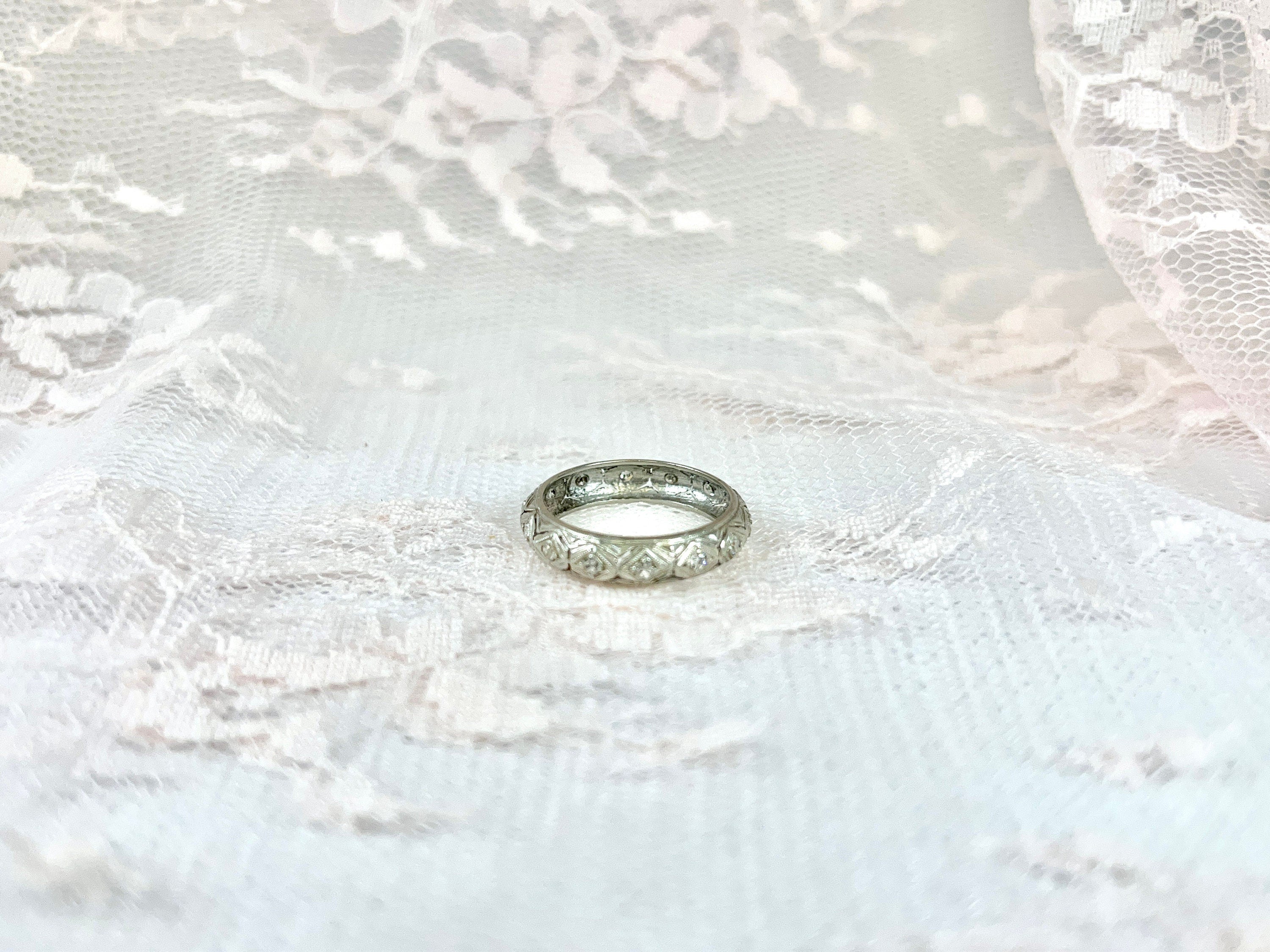 Platinum Single Cut Band, Size 7.5