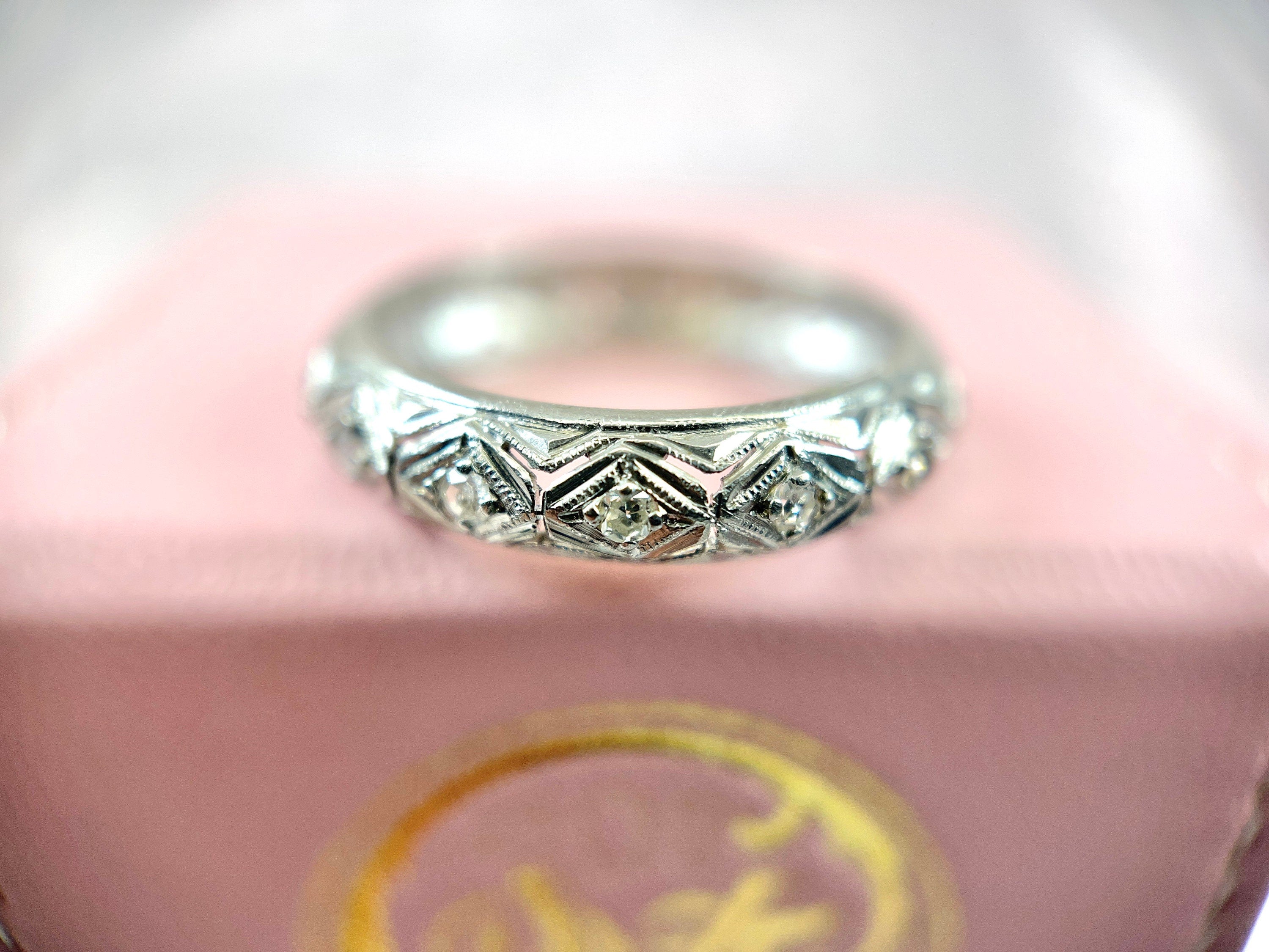 Platinum Single Cut Band, Size 7.5