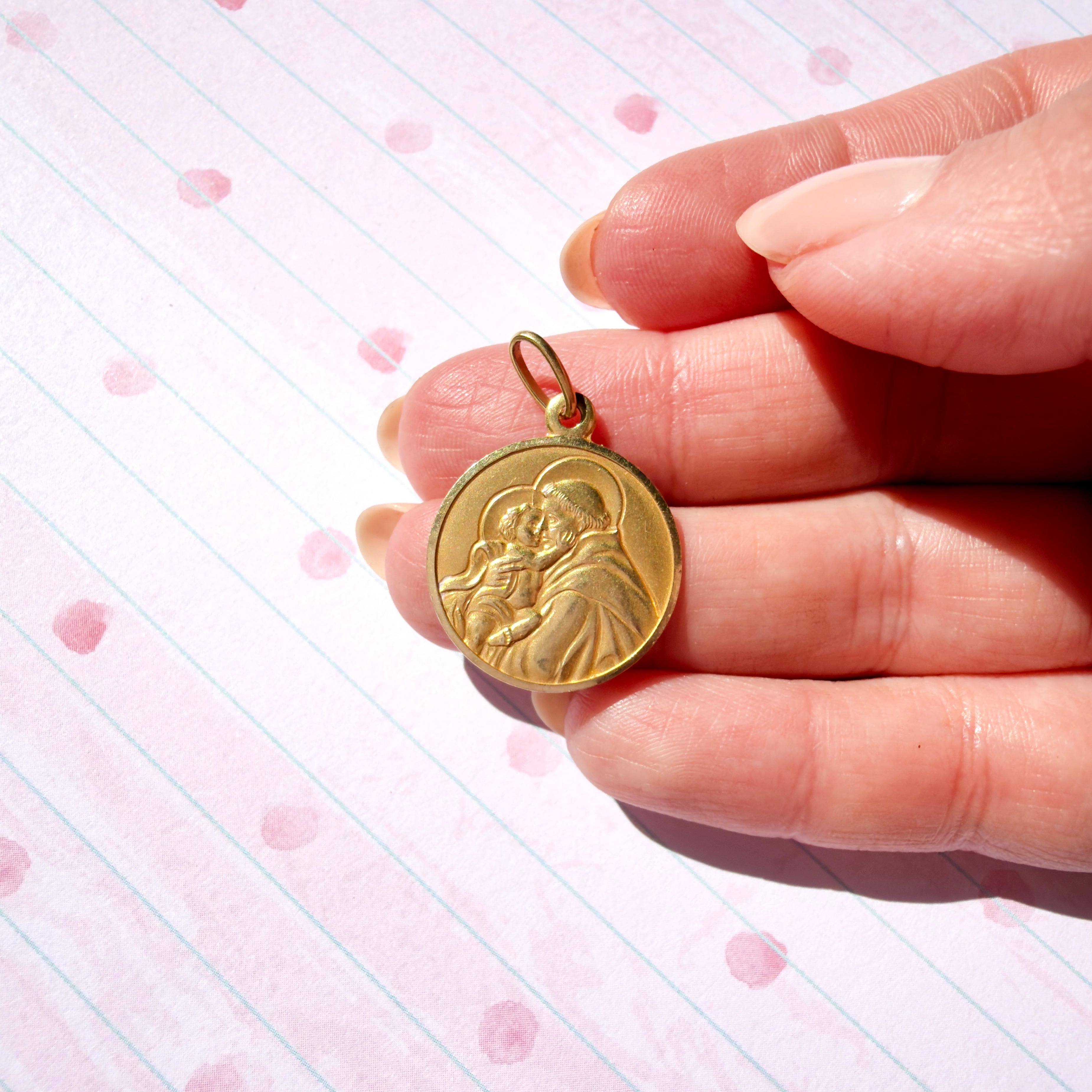 Vintage 1960s Italian 18K Saint Anthony of Padua Holding Baby Jesus Medallion