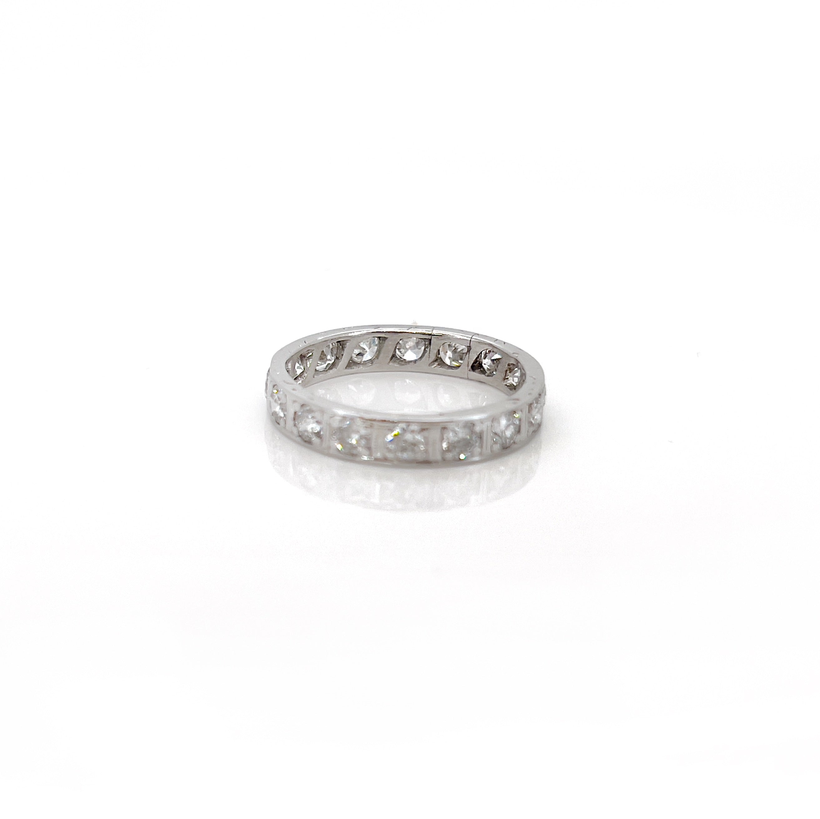 Art Deco Old European and Transitional Cut Diamond Eternity Ring, 1.58 cts, Platinum