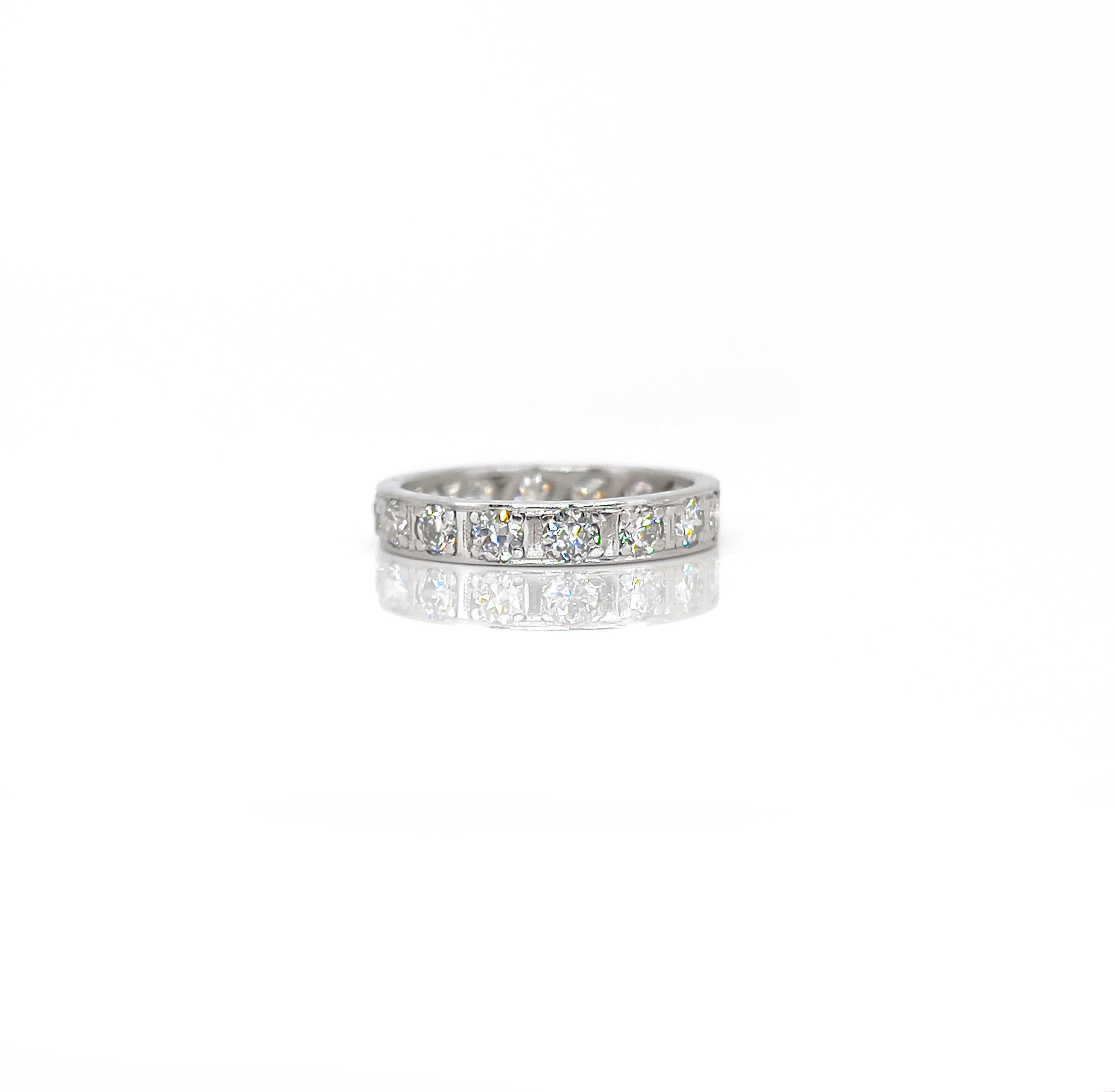 Art Deco Old European and Transitional Cut Diamond Eternity Ring, 1.58 cts, Platinum