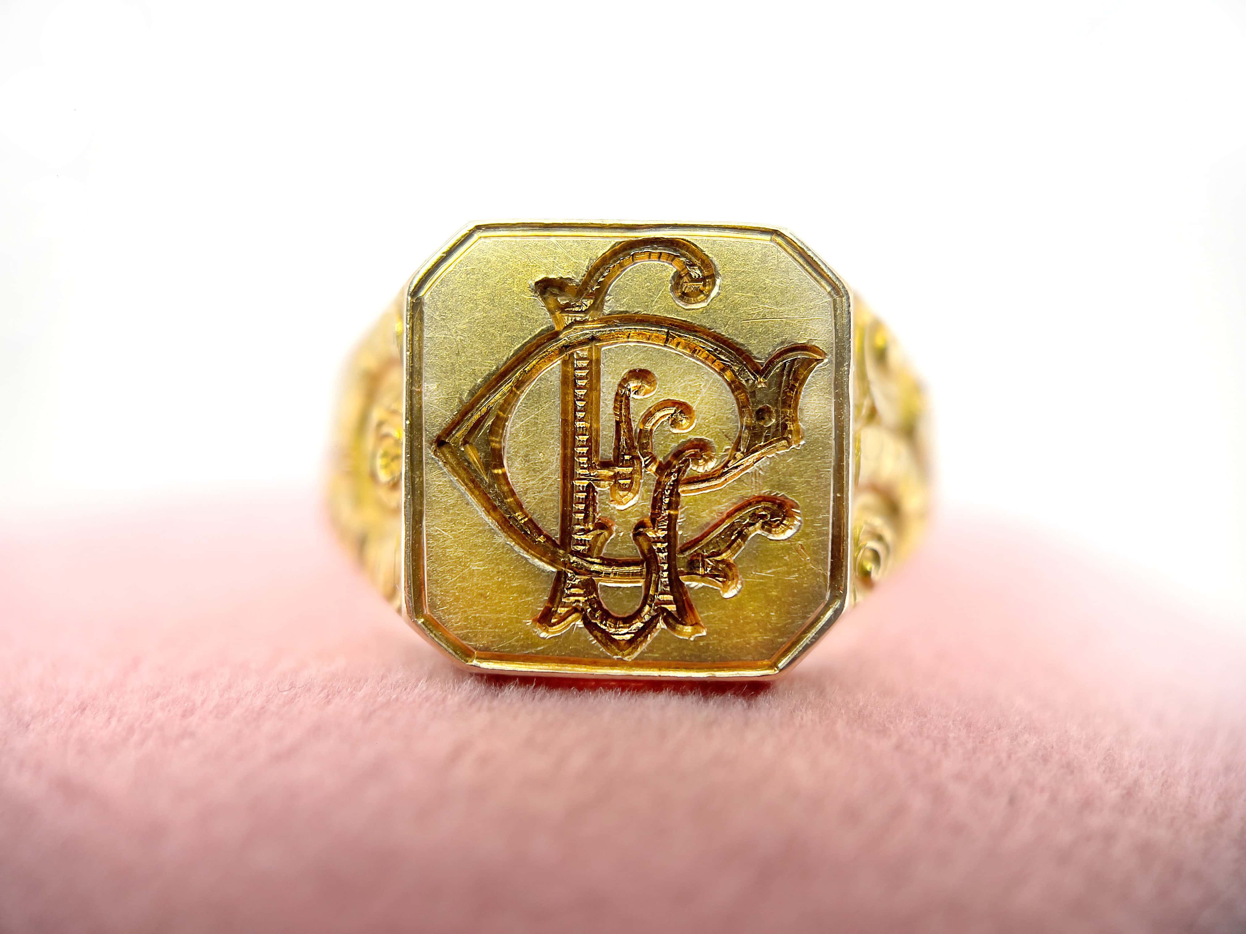Antique Dutch Signet Ring, 14K Gold