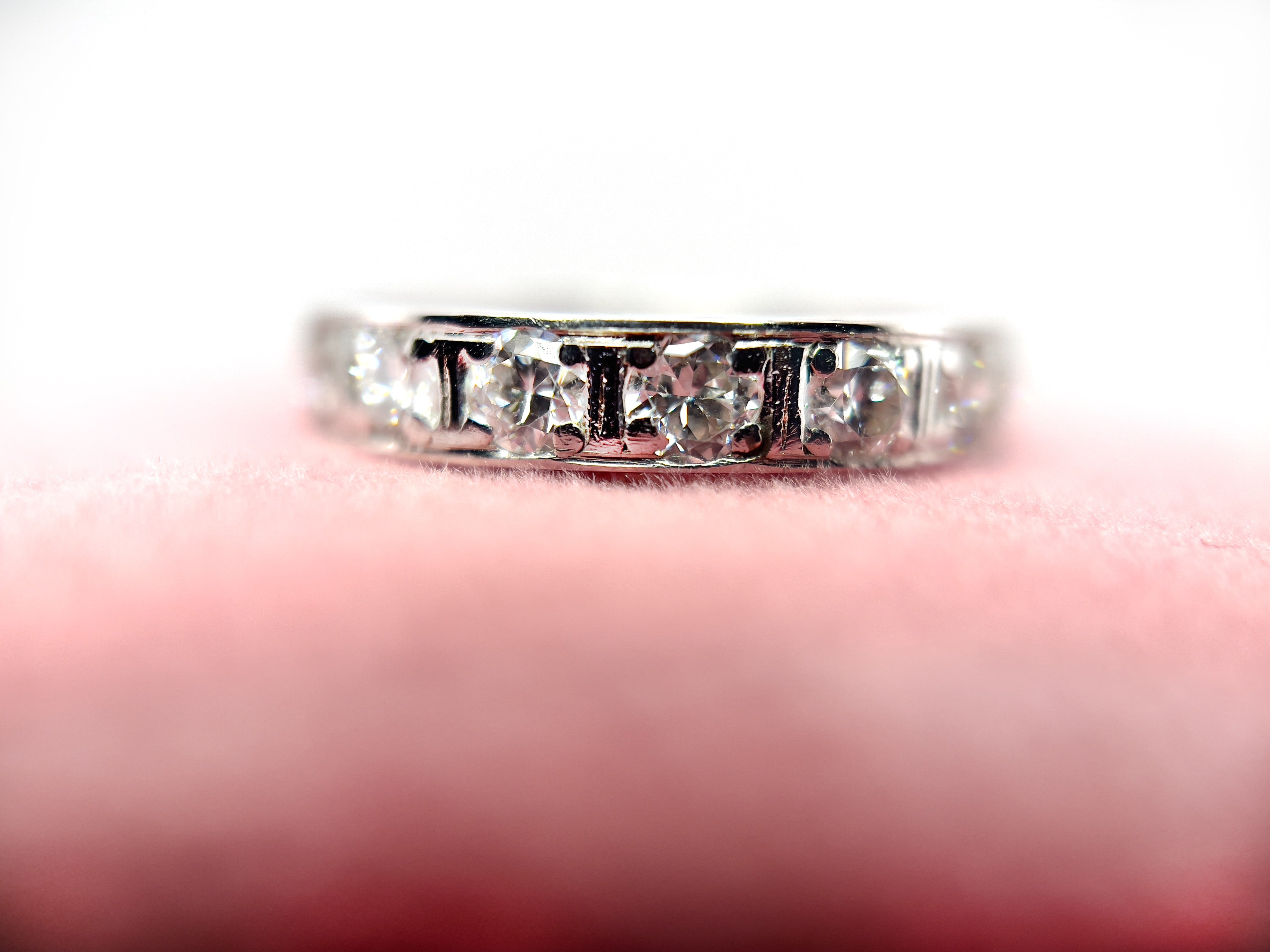 Art Deco Old European and Transitional Cut Diamond Eternity Ring, 1.58 cts, Platinum