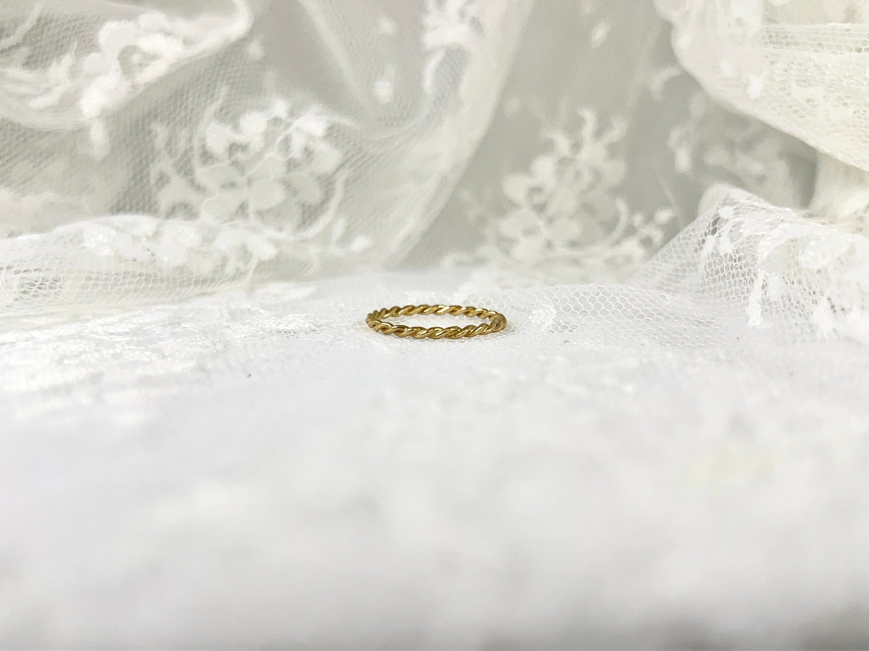 14K Yellow Gold Twisted Band, Size 7.5